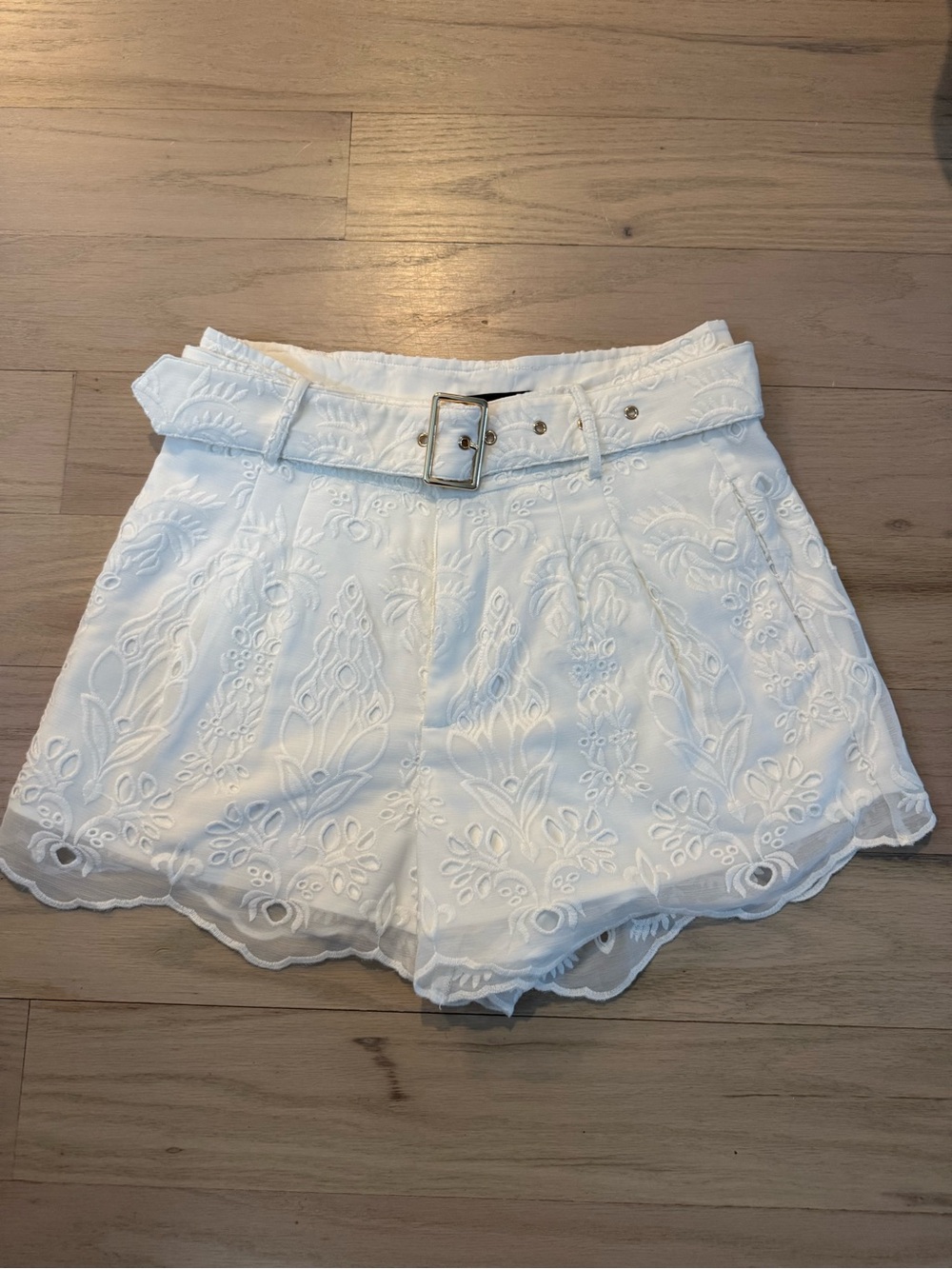 Generation Love Sydney Lace White Women's Shorts - Picture 3 of 6